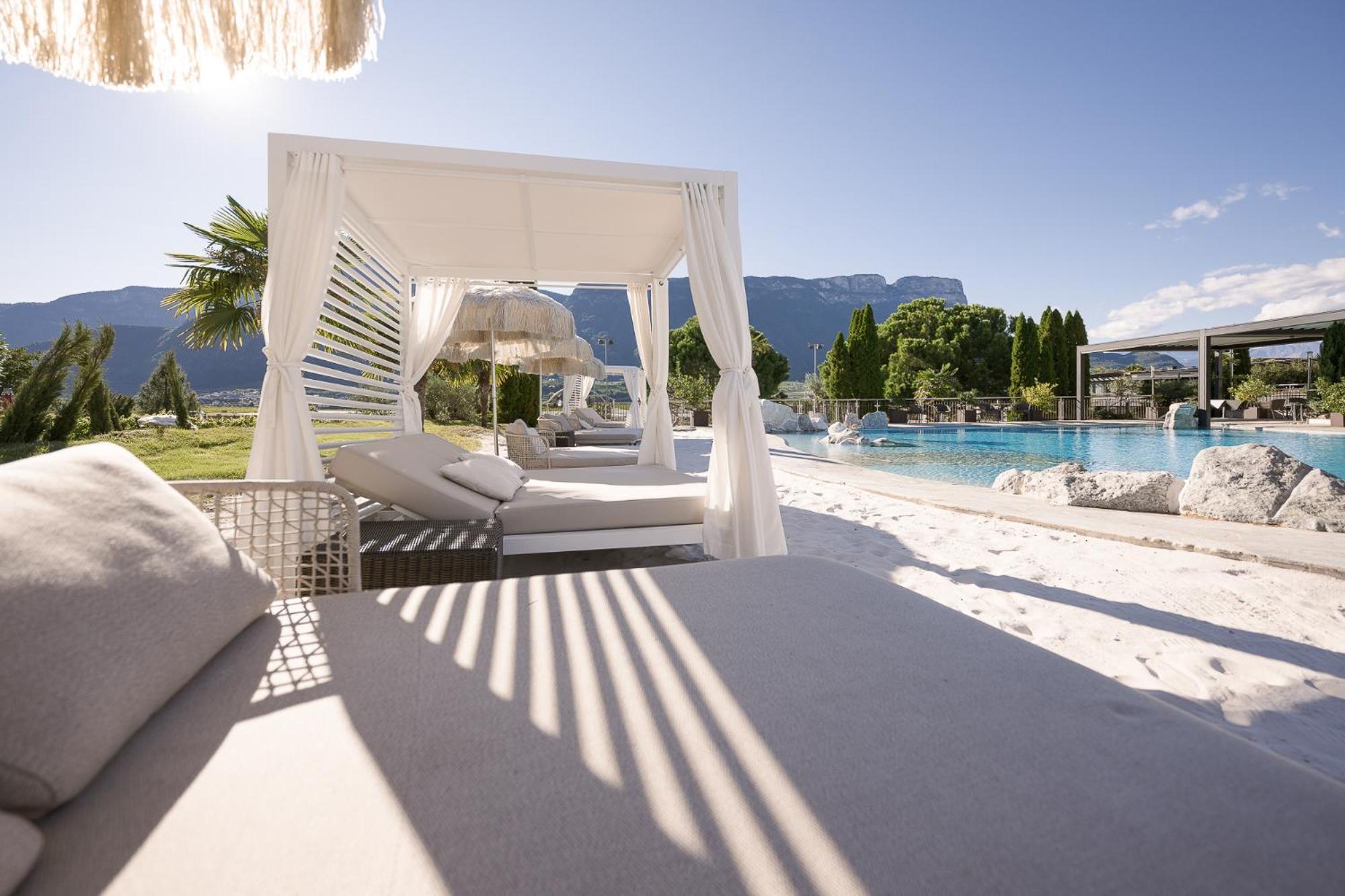 Weinegg Wellviva Resort Appiano Sulla Strada Del Vino Bagian luar foto
