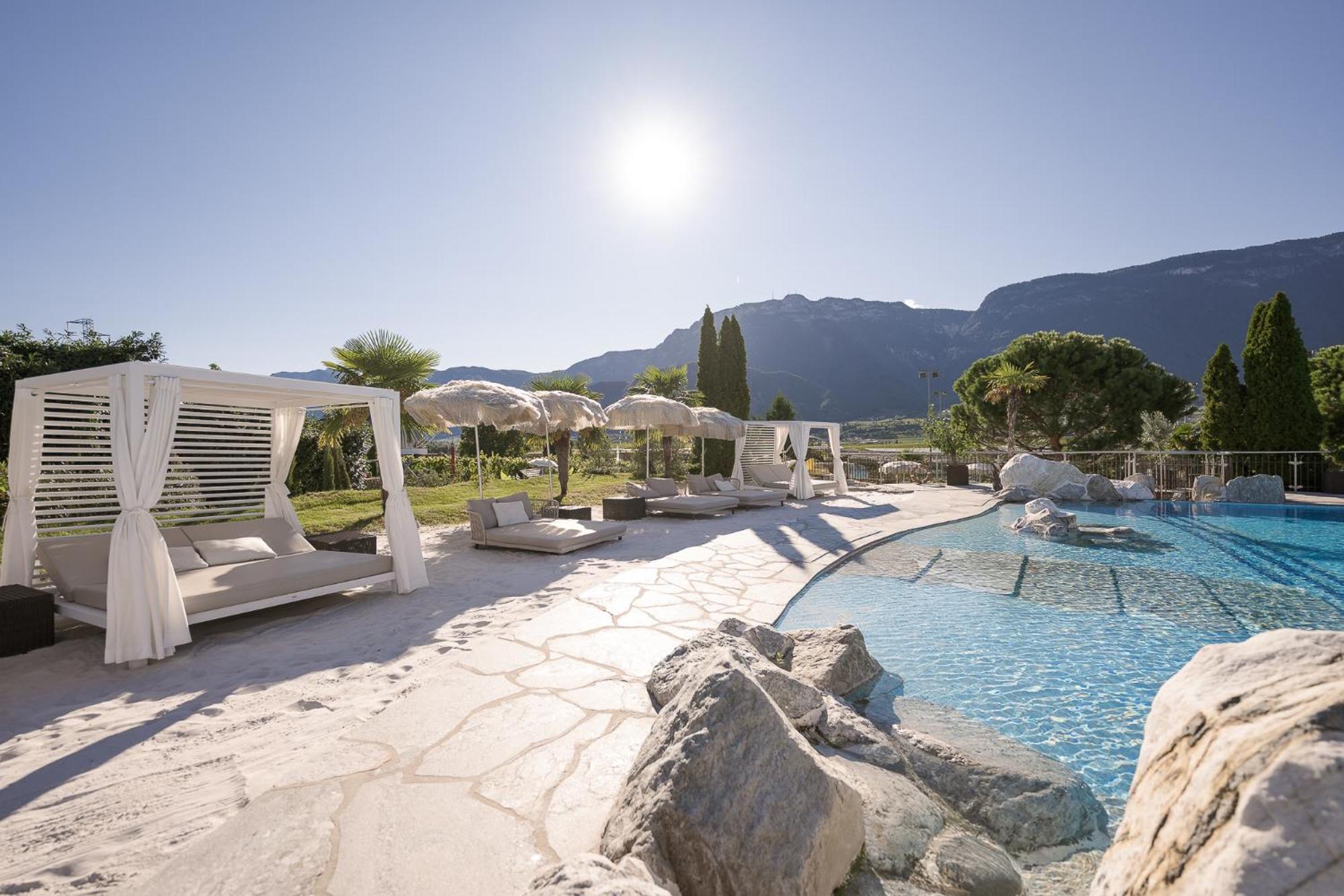 Weinegg Wellviva Resort Appiano Sulla Strada Del Vino Bagian luar foto